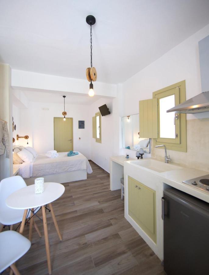 Diasino Apartments And Car Rental Katapola Exterior photo