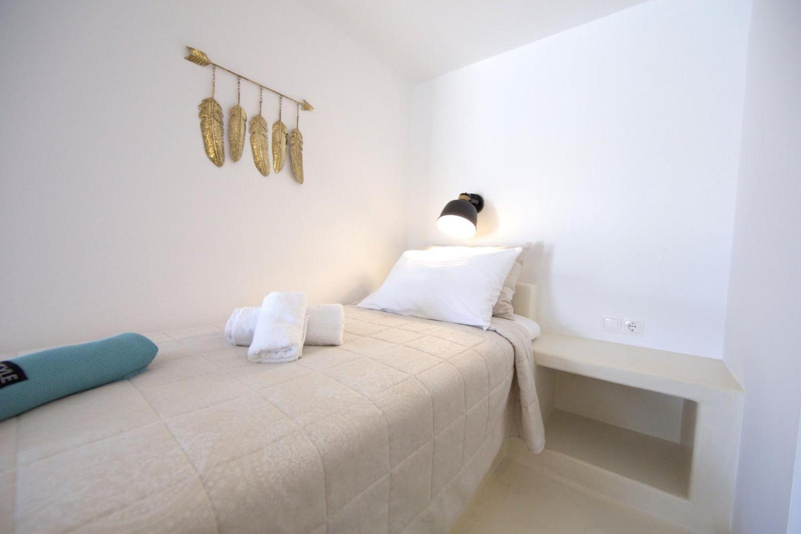 Diasino Apartments And Car Rental Katapola Room photo