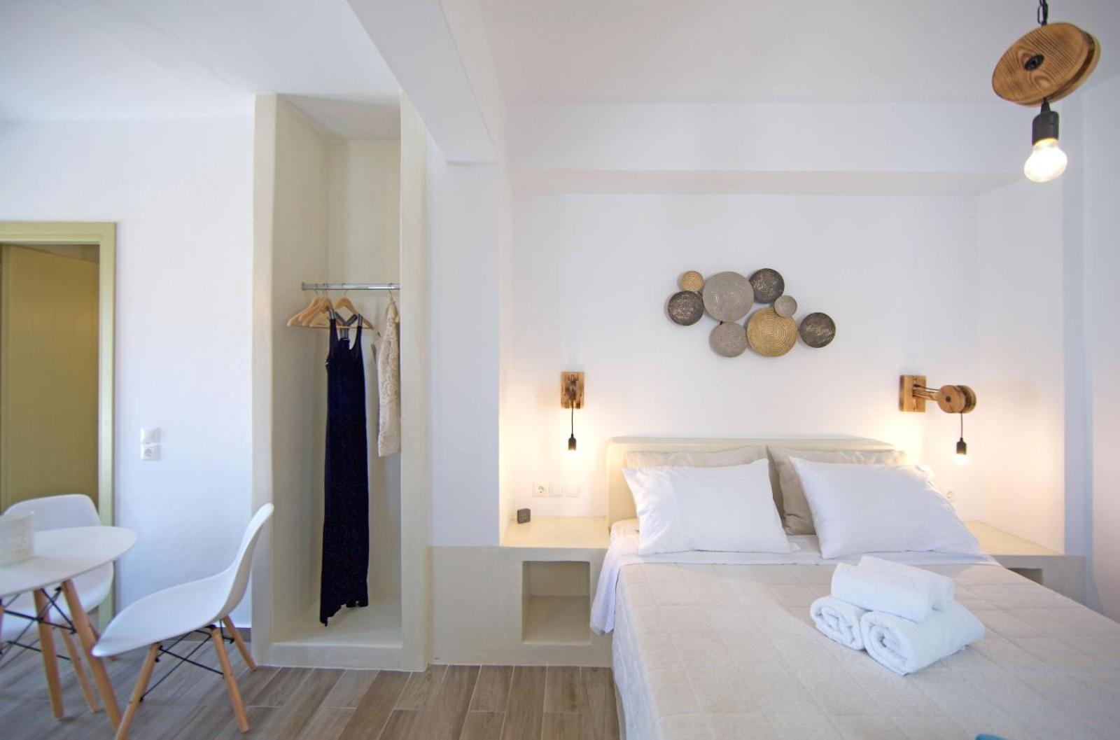 Diasino Apartments And Car Rental Katapola Room photo