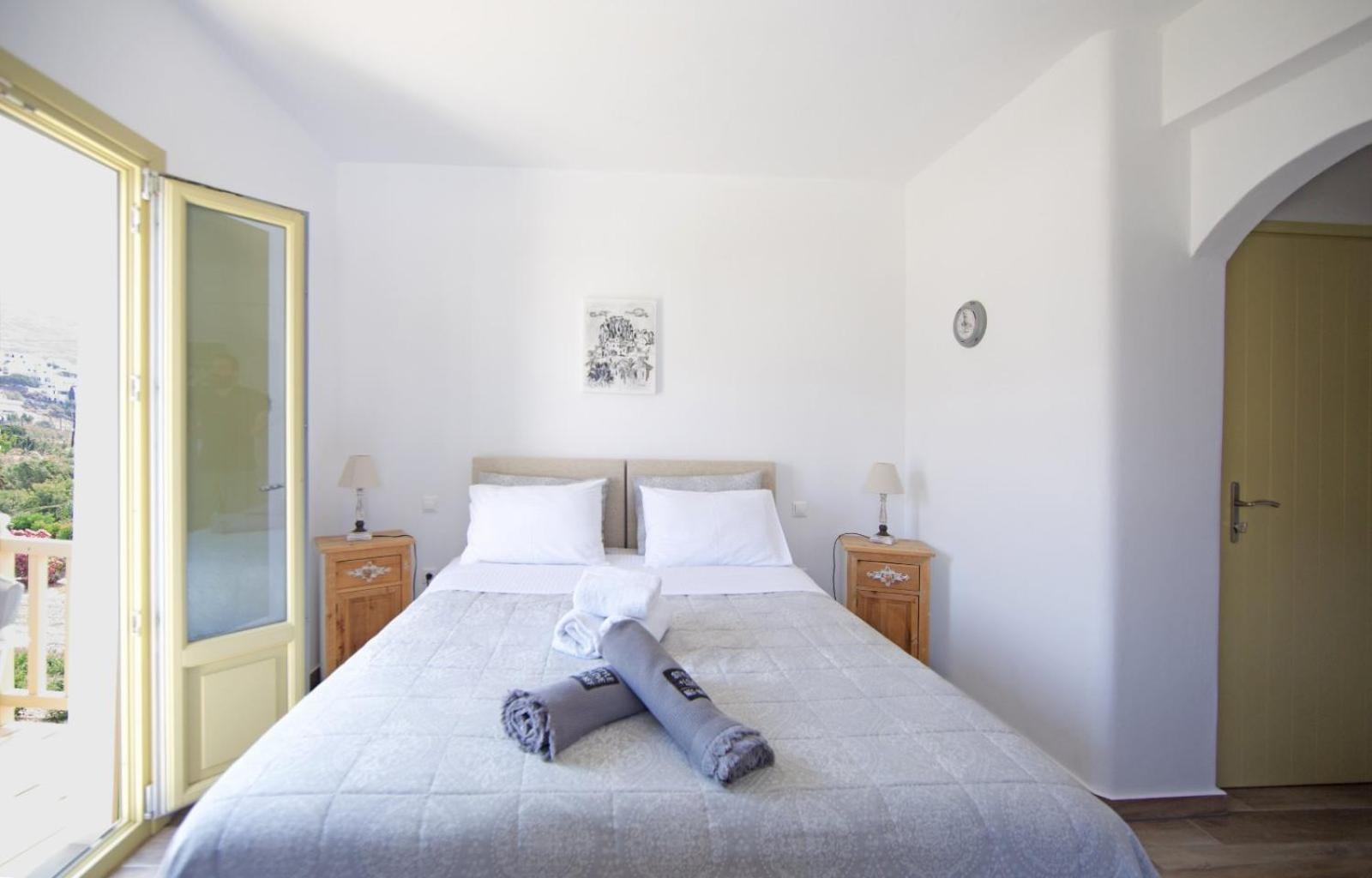 Diasino Apartments And Car Rental Katapola Room photo