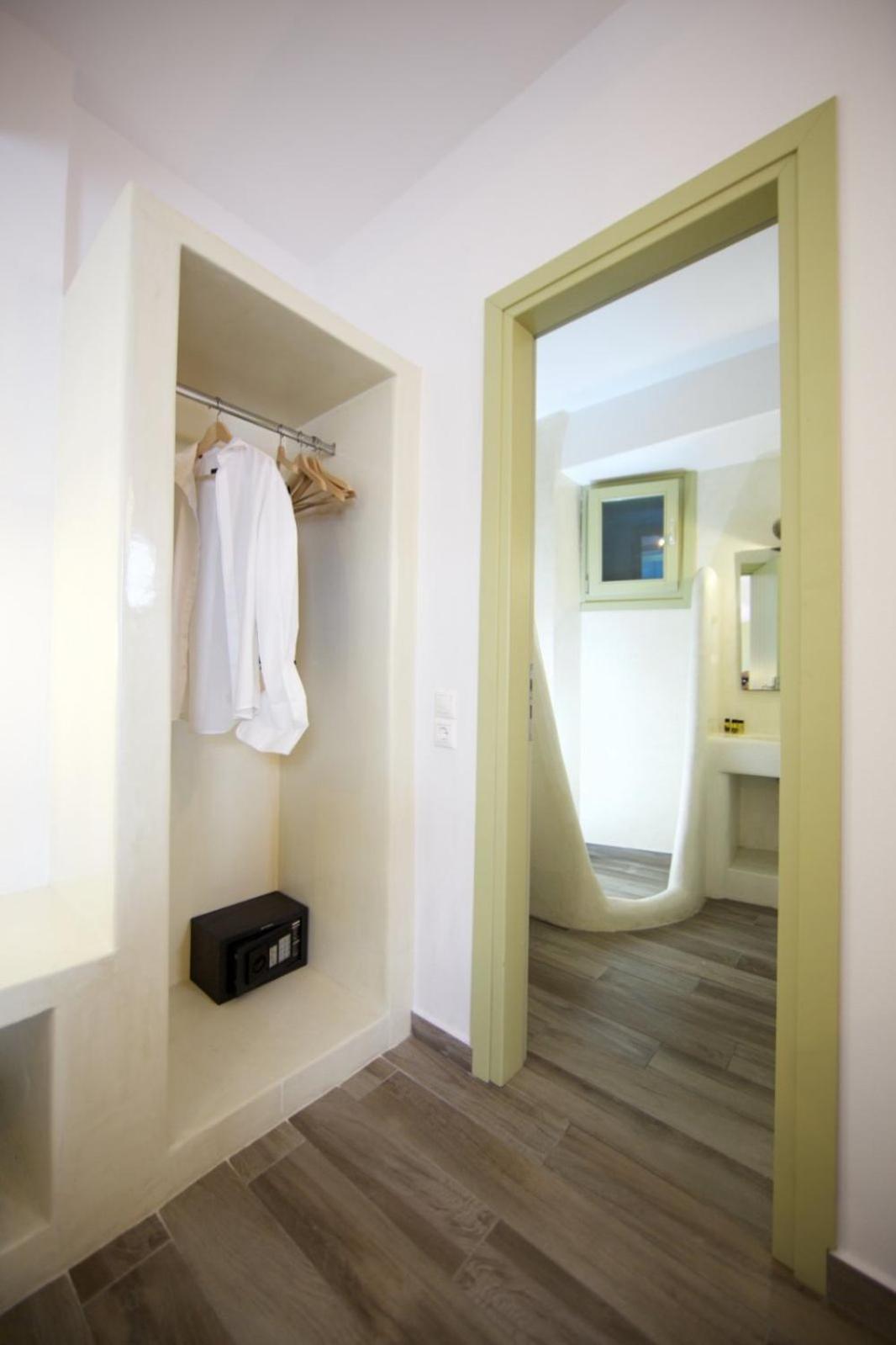 Diasino Apartments And Car Rental Katapola Room photo